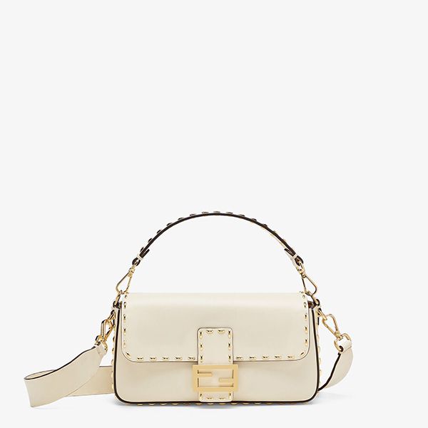 新作 フェンディ バゲット ホワイトレザーバッグコピー